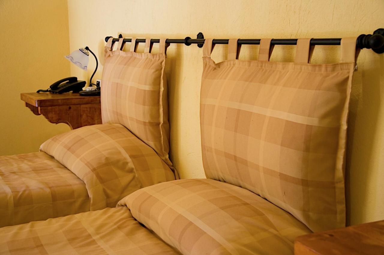 Hotel La Ginestra Cesana Torinese Exterior photo